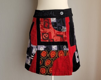 Spódnica Desigual Patchwork Canvas: Czerwony i czarny nadruk liter (EU M)