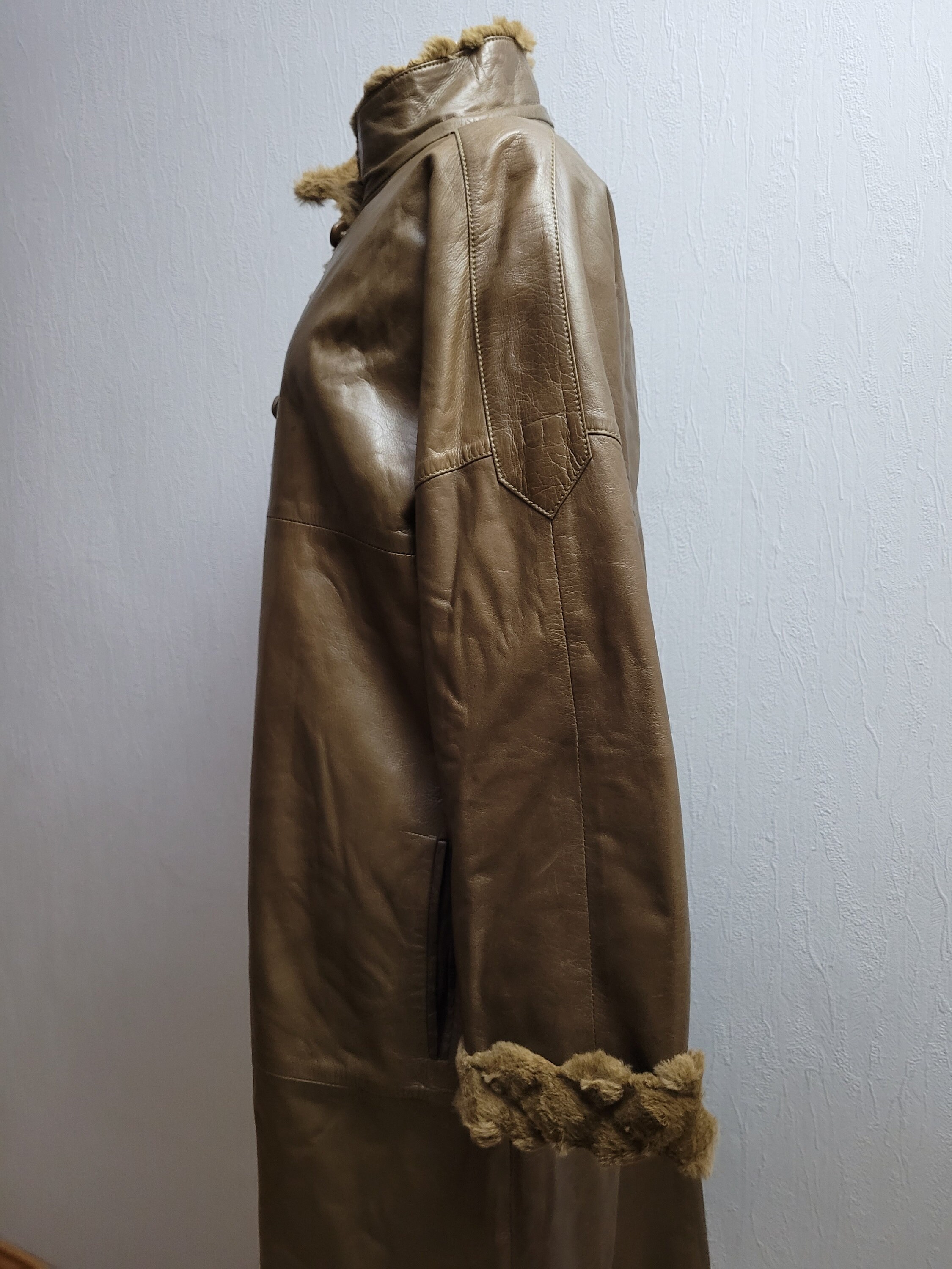 Vintage Leather Women Brown Trench Coat / Buttoned Midi Vintage Leather Women Brown Trench Coat / Buttoned Midi
