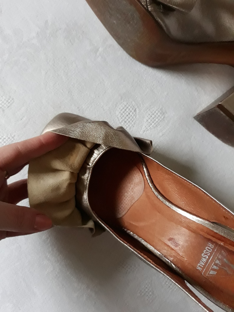 Vintage leather gold shoes square toe frontal flounce chunky heels sling back Women size 39 Made in Spain glamour festival footwear 90s