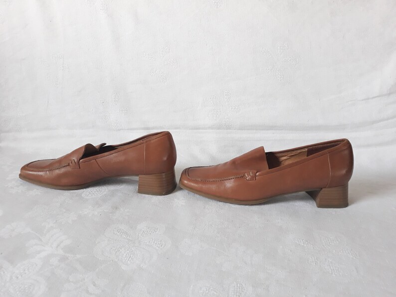 square toe heels 90s