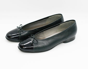 Bombas de cuero en negro / zapatos planos de tacón bajo para mujer / talla Reino Unido 7 / Gabor