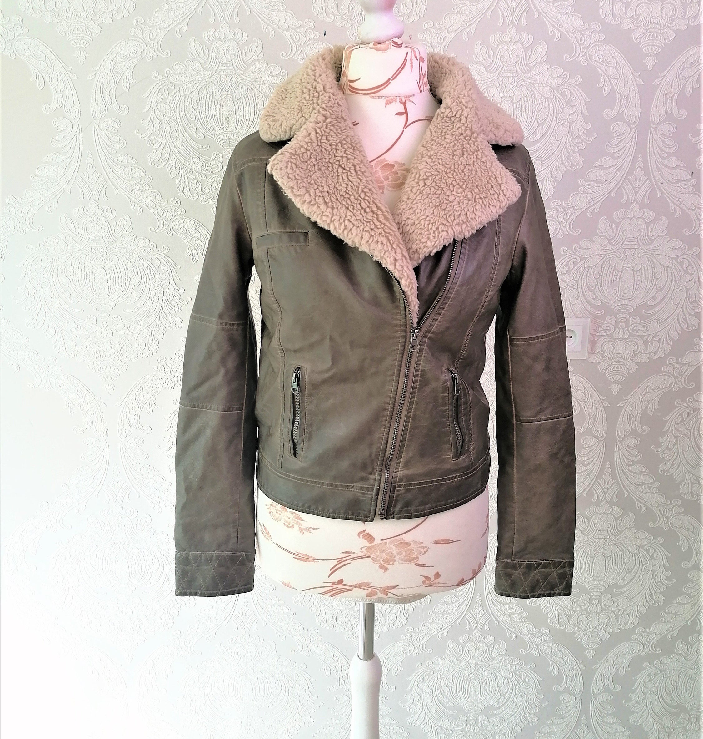 Vintage bräunliche Jacke Leder Fliegermantel Kunstfell Kragen Frauen EU 38  M Größe European Rino Pelle - .de