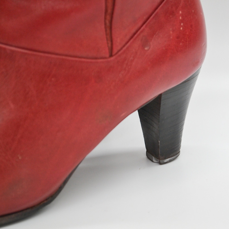 vintage leren enkellaarzen in rood Puntige teen hoge hak pull-on laarsjes voor dames Maat VK 4 1/2 afbeelding 4