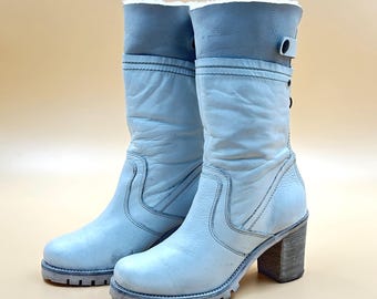 Vintage White Leather Ankle Boots: Chunky Heel Faux Fur Trim, Size 6US