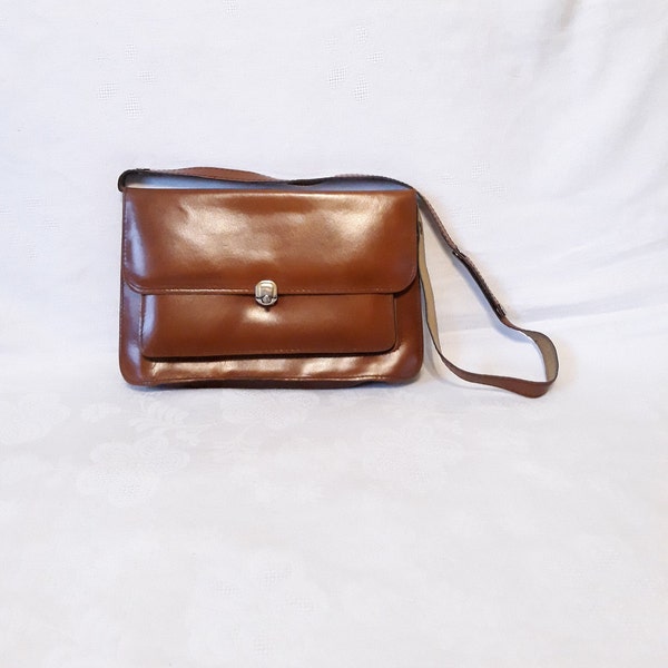 Vintage crossbody cognac brown leather shoulder bag 70s