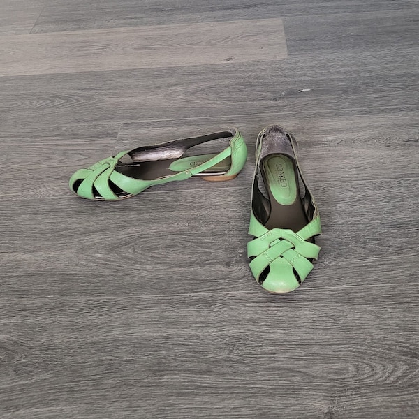 lee green sandals
