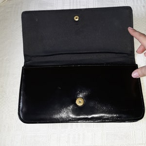 bolso clutch de charol sintético negro retro vintage / bolso de mujer de la era soviética / bolso elegante con correa en la espalda