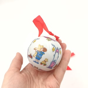 Vintage Hutschenreuther Porcelain Christmas Ball Ornament: Kids with Mistletoe, 2002