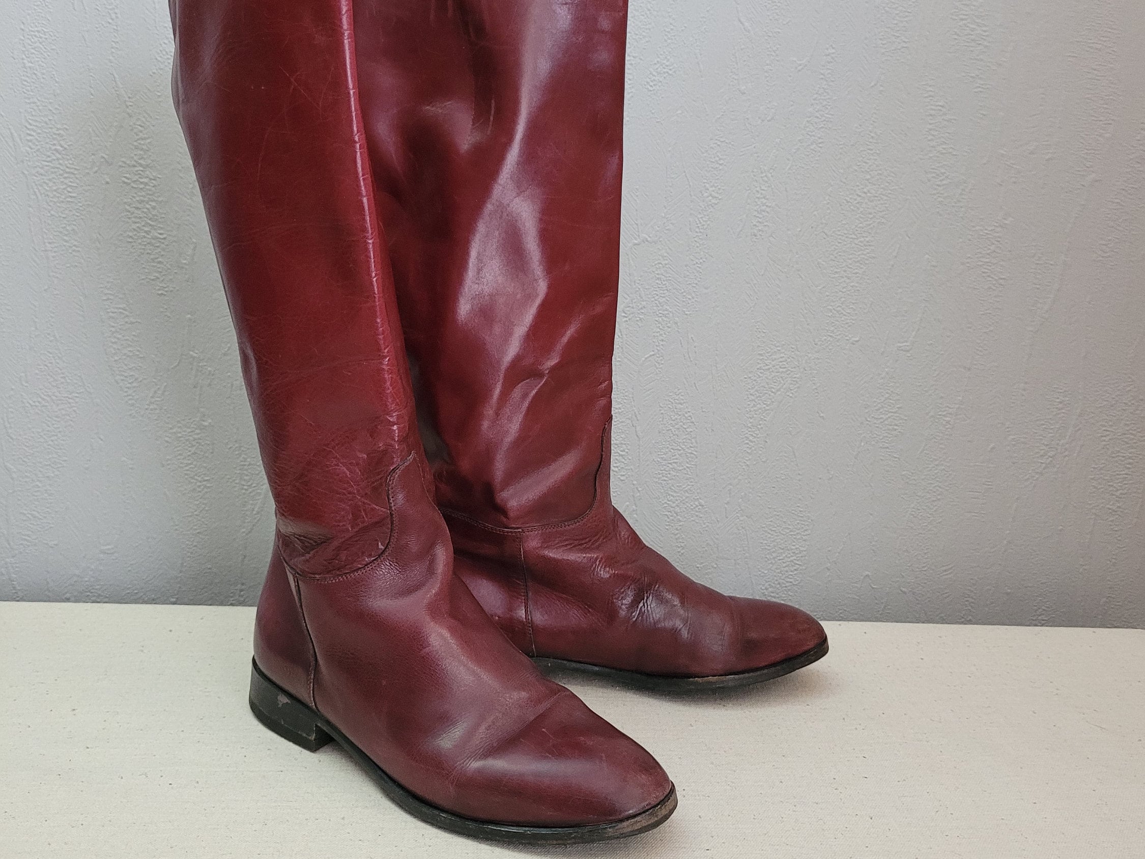 Burgundy leather knee boots 2025