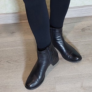 Vintage zwarte leren enkellaarzen voor dames met lage blokhakken / EU maat 36 / Made in Italy