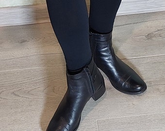 Botas vintage de couro preto: salto baixo, tamanho 36, fabricadas na Itália
