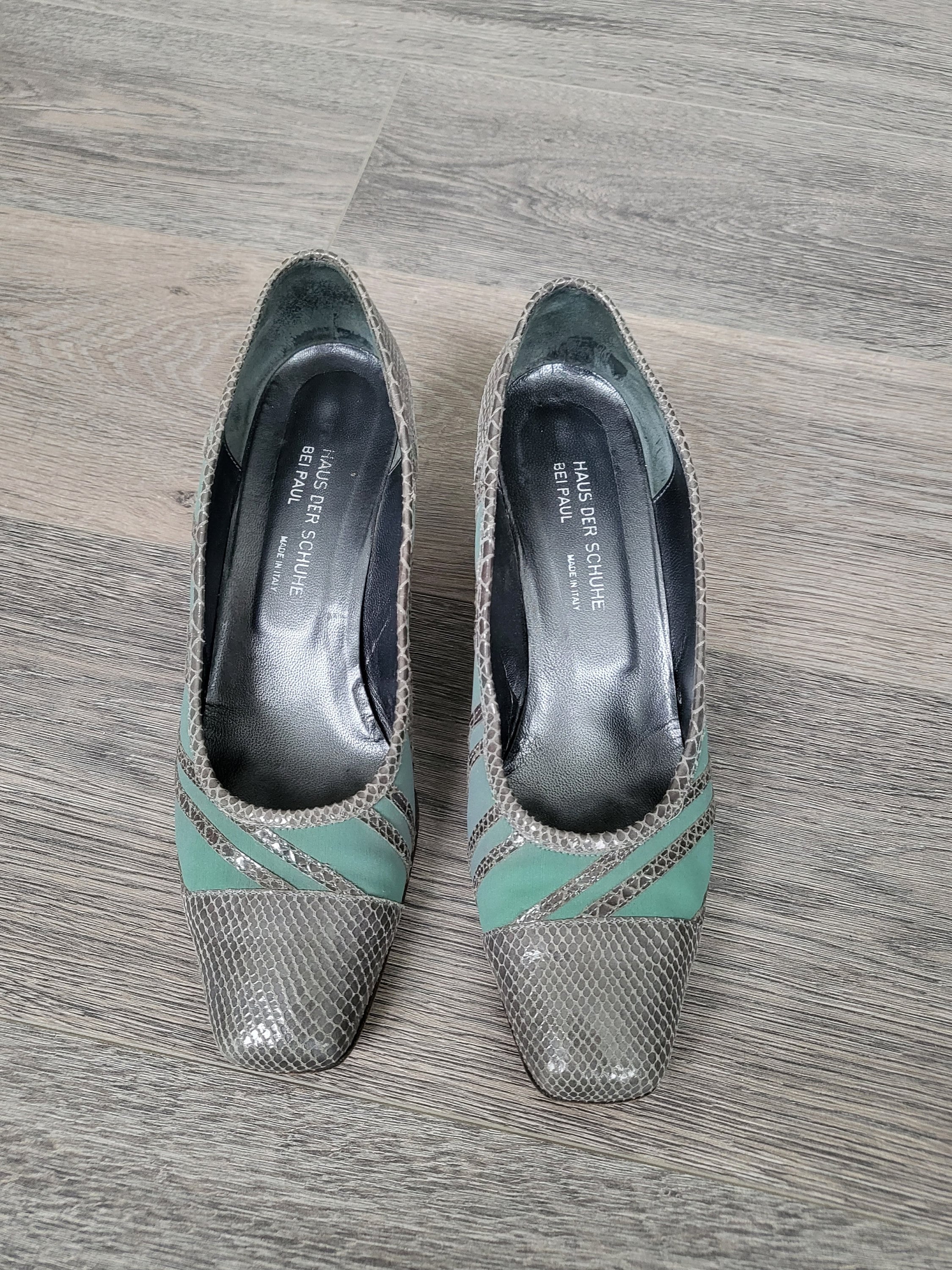 Vintage Women Leather Green Square Toe Shoes / 41 EU Size