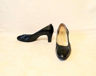 Vintage black Leather women pumps / open sides / Switzerland Bally shoes / heels Size 5 UK / retro Swiss