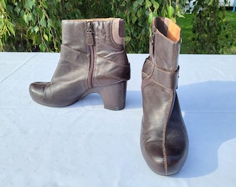 Botines vintage de piel marrón oscuro: Clarks, botines de tacón grueso, talla 7 del Reino Unido