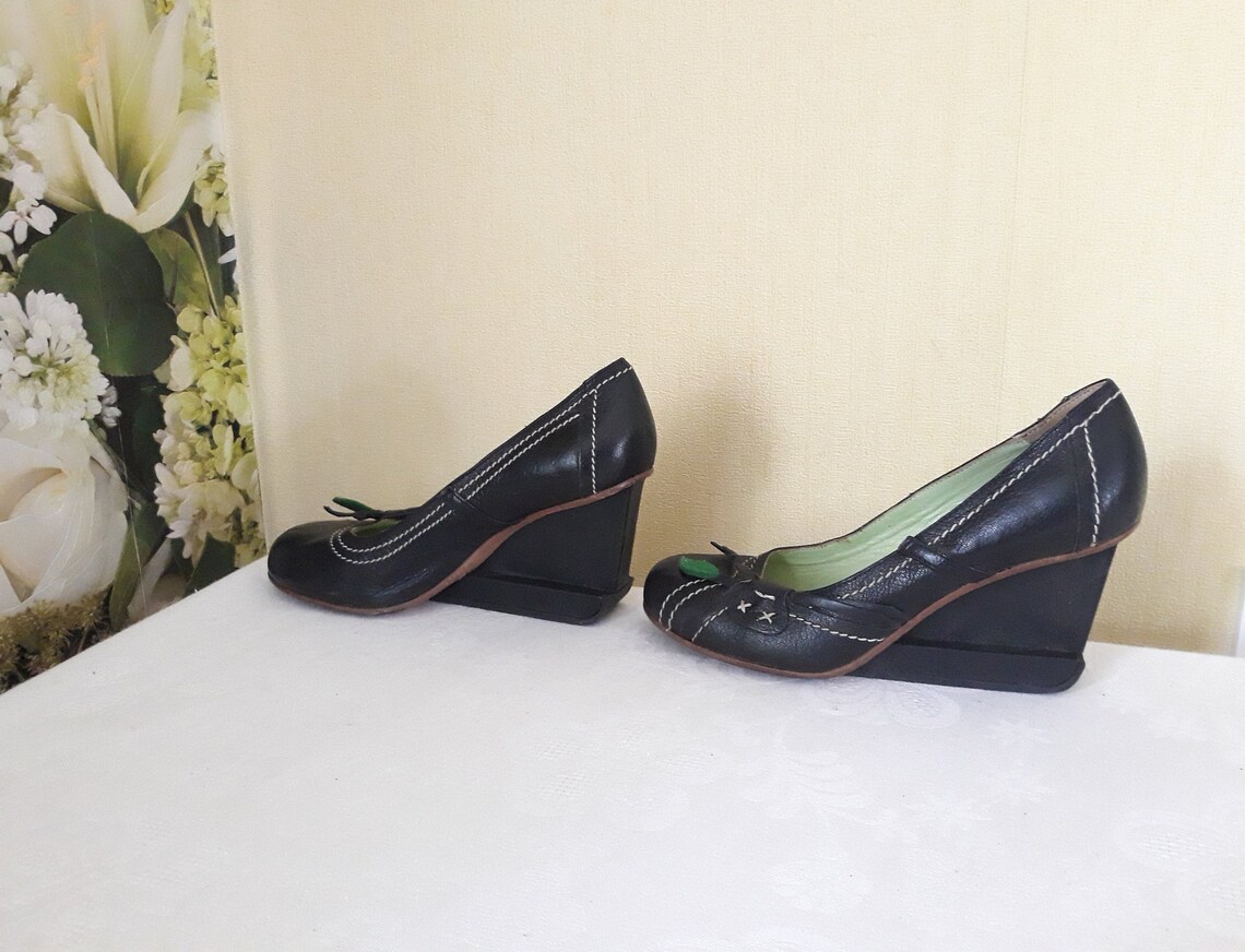 womens black leather wedges