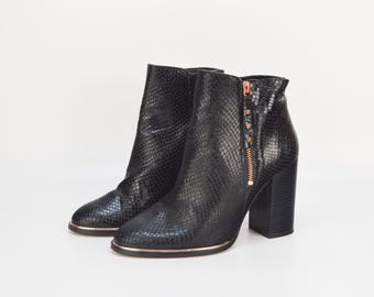 Vintage Black Leather Ankle Boots: Reptile Footwear Size 39EU 8US, Made in Spain
