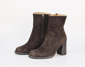 Stivaletti vintage in pelle scamosciata marrone scuro: tacco a blocco in pelle italiana (EU 36 / US 6)