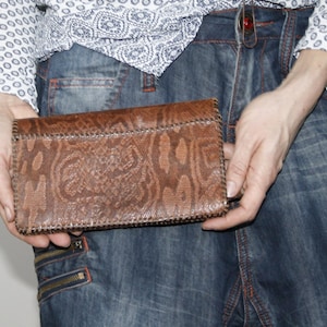 pochette vintage in pelle marrone con serpente / portafoglio retrò da donna / accessori per rettili