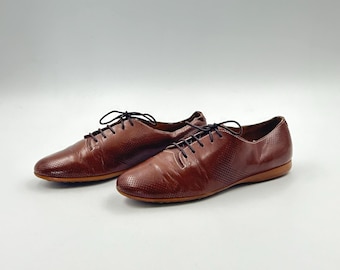 Vintage Cognac Brown Leather Oxford Shoes: Perforated Lace-Up Footwear EU 37