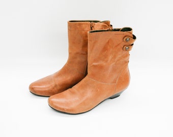 Leather Zipped Ankle Booties in Tan |  Low Heel Flat Boots for Women | Size EU 38 | Vagabond | Made in Vietnam