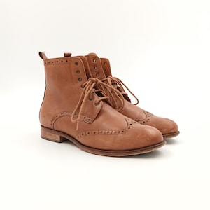 Leren dames enkellaarsjes vleugeltip brogue in cognacbruin/amandelneus Platte schoenen met veters Maat 37EU 5.5US