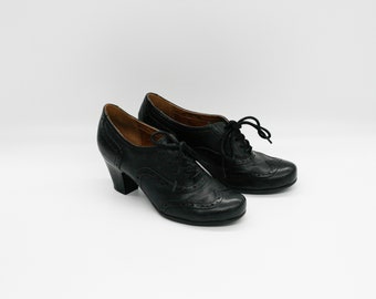 Leather Oxford Wingtip Brogue Shoes in Black / Chunky High Heel Lace Up Shoes for Women / Size EU 37 UK 4 / 5th Avenue