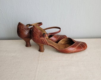 Vintage brown strappy mary jane pumps / chunky low heel square toe / women UK 4 size / Clarks shoes