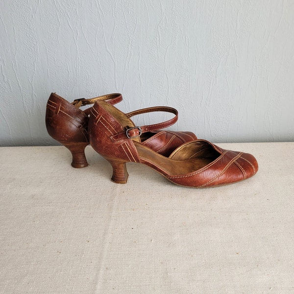 Vintage brown strappy mary jane pumps / chunky low heel square toe / women UK 4 size / Clarks shoes