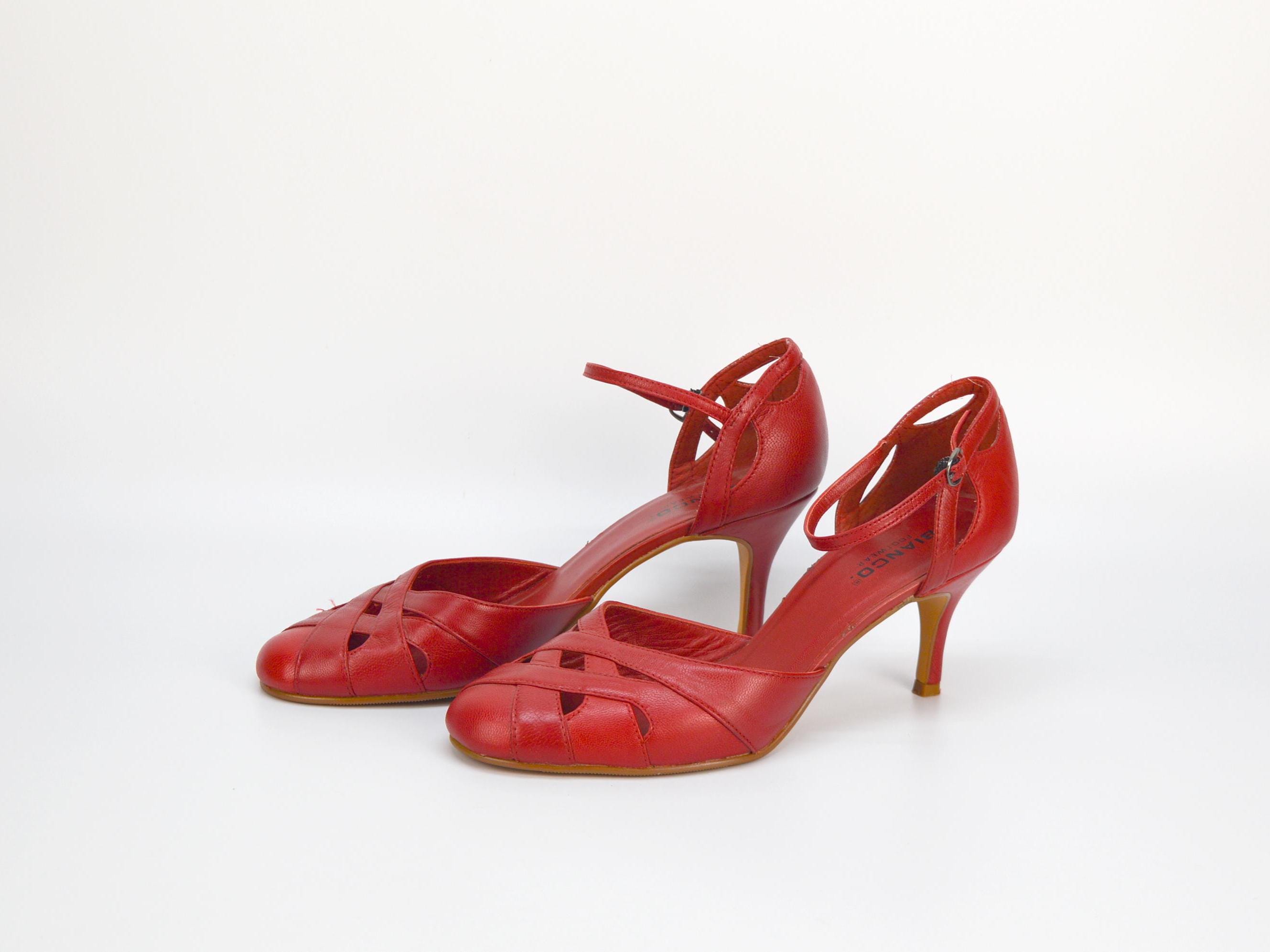 vintage sandales en cuir avec bride à la cheville (Rouge) | à lanières et découpes croisées, bout rond, talons aiguilles pour femme | Taille UE 39 | Blanc