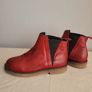 Vintage donkerrode chelsea dameslaarzen / dameslaarsjes EU maat 37 / platte enkellaars Europese mode