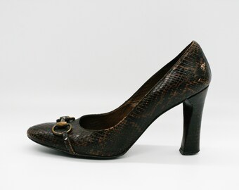 Zapatos vintage de piel de serpiente de Zara: tacones con hebilla