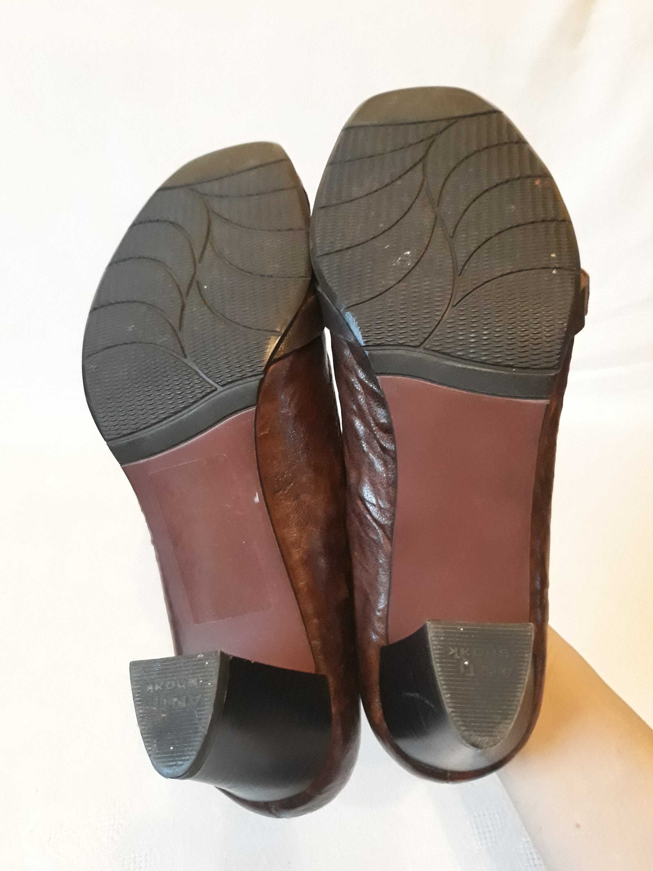 cognac pumps leather