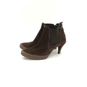 vintage bruine suède dames enkellaarzen maat 38 EU 7VS kitten heels / Chelsea pull-on booties uit Spanje