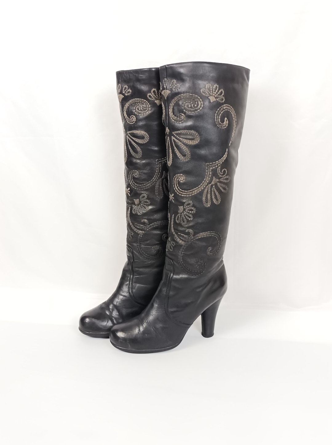 Black Leather Embroidered Floral Knee Boots - Boho Slouchy Heel (EU 39 ...