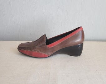 Two-Tone Leather Wedge Loafers: Vintage Brown & Red Slip-Ons - Size 9US