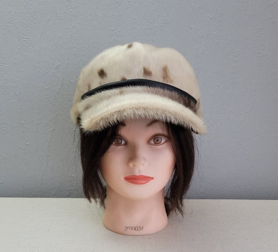 Vintage fur hat / women beige trapper with peak /… - image 1
