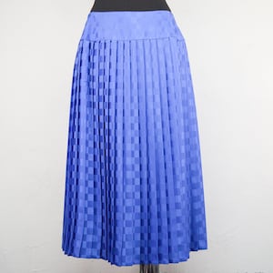 vintage Pleated Midi Skirt in Cobalt Blue | Plaid Buttoned Gown with Petticoat for Women | Size EU L large | Made in West Germany