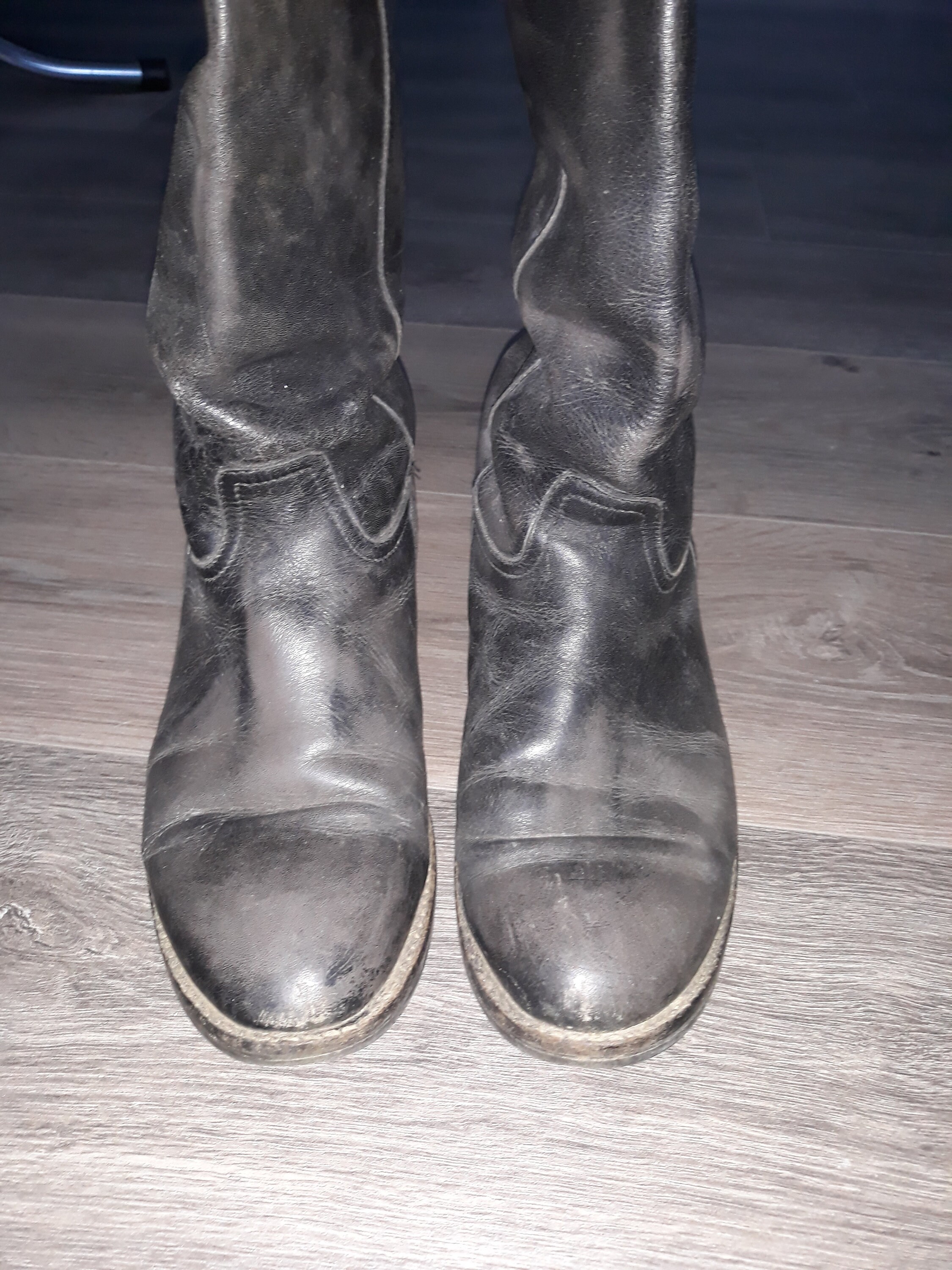 polo grey boots