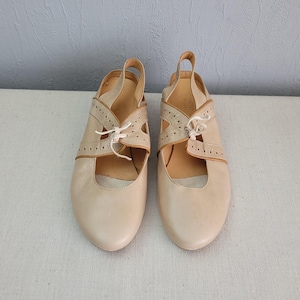 Vintage Leather Slingback Shoes: Cream Beige Mary Jane Pumps EU 37