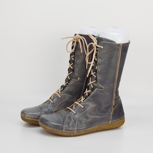 Vintage leren kalfslaarzen met veters in grijs voor dames | Platte gevechtslaars maat 39EU 8US van Green Comfort