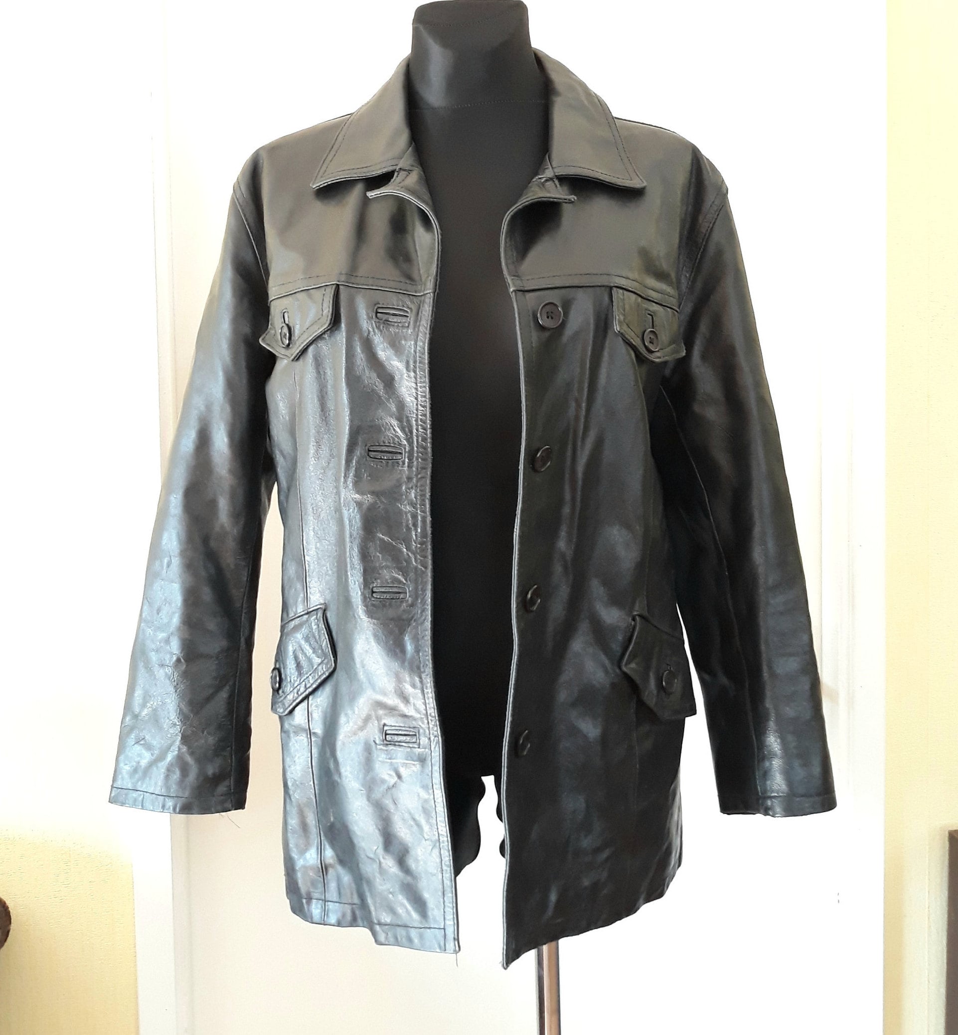 vintage black Leather jacket women 38 EU size M EU italian / lapel collar buttoned coat