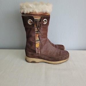 Leren winterlaarzen van echt bont in bruin | Lappi Sami Nordic warme snowboots met rits en lage sleehak voor dames | Maat: EU36 US6 Tecnica