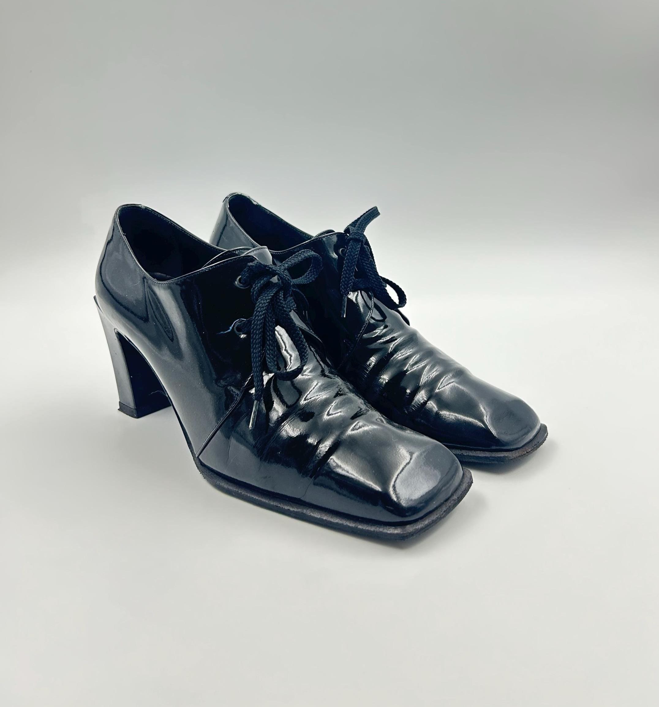 BALLY ITALIAN BLACK LACE UP
OXFORDS, SIZE 91/2 9.5  classic vintage Vintage Bally Oxford Pumps: Black Patent Leather Shoes Size  main image 4