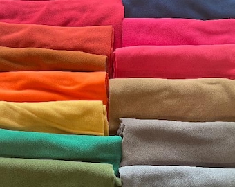 Desapego de tecidos - Retalhos aleatórios de lã polar - Aproximadamente 450g - Escolha entre estampas ou cores lisas