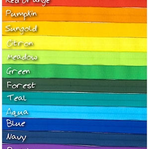 Puede incluir: Un arco&iacute;ris de colores mostrado en un conjunto de bandas el&aacute;sticas. Los colores son rojo, rojo-naranja, calabaza, dorado, lim&oacute;n, prado, verde, bosque, verde azulado, aguamarina, azul, azul marino, morado y chicle.