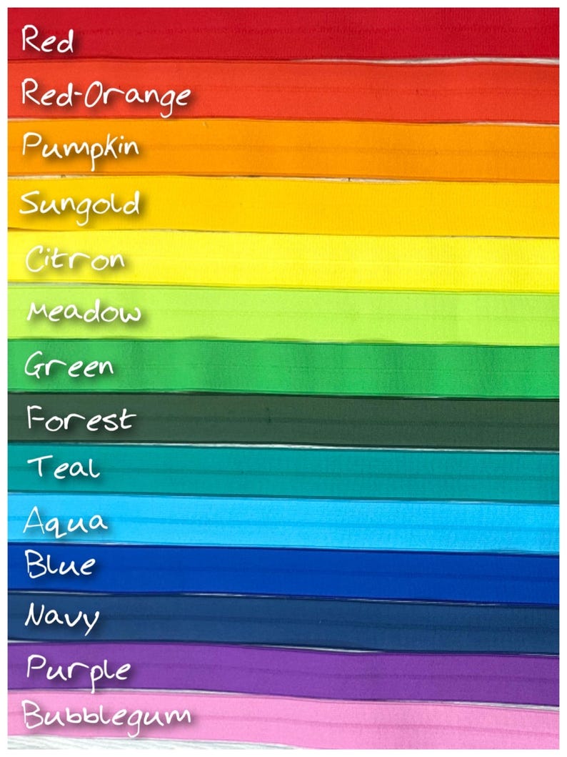 Puede incluir: Un arco&iacute;ris de colores mostrado en un conjunto de bandas el&aacute;sticas. Los colores son rojo, rojo-naranja, calabaza, dorado, lim&oacute;n, prado, verde, bosque, verde azulado, aguamarina, azul, azul marino, morado y chicle.