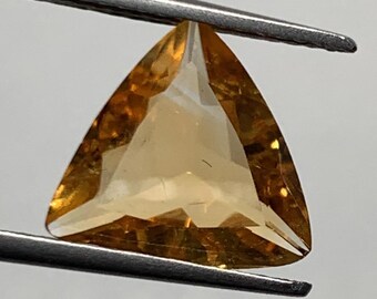 Pierre De Citrine Taillée En Trillion - 75,15 Carats - Qualité AAA, Jaune, Créée En Laboratoire