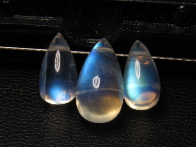 3 pcs Best Quality Rainbow Moonstone Blue Fire Cabochon Tear Drops Size 9-11.5 mm