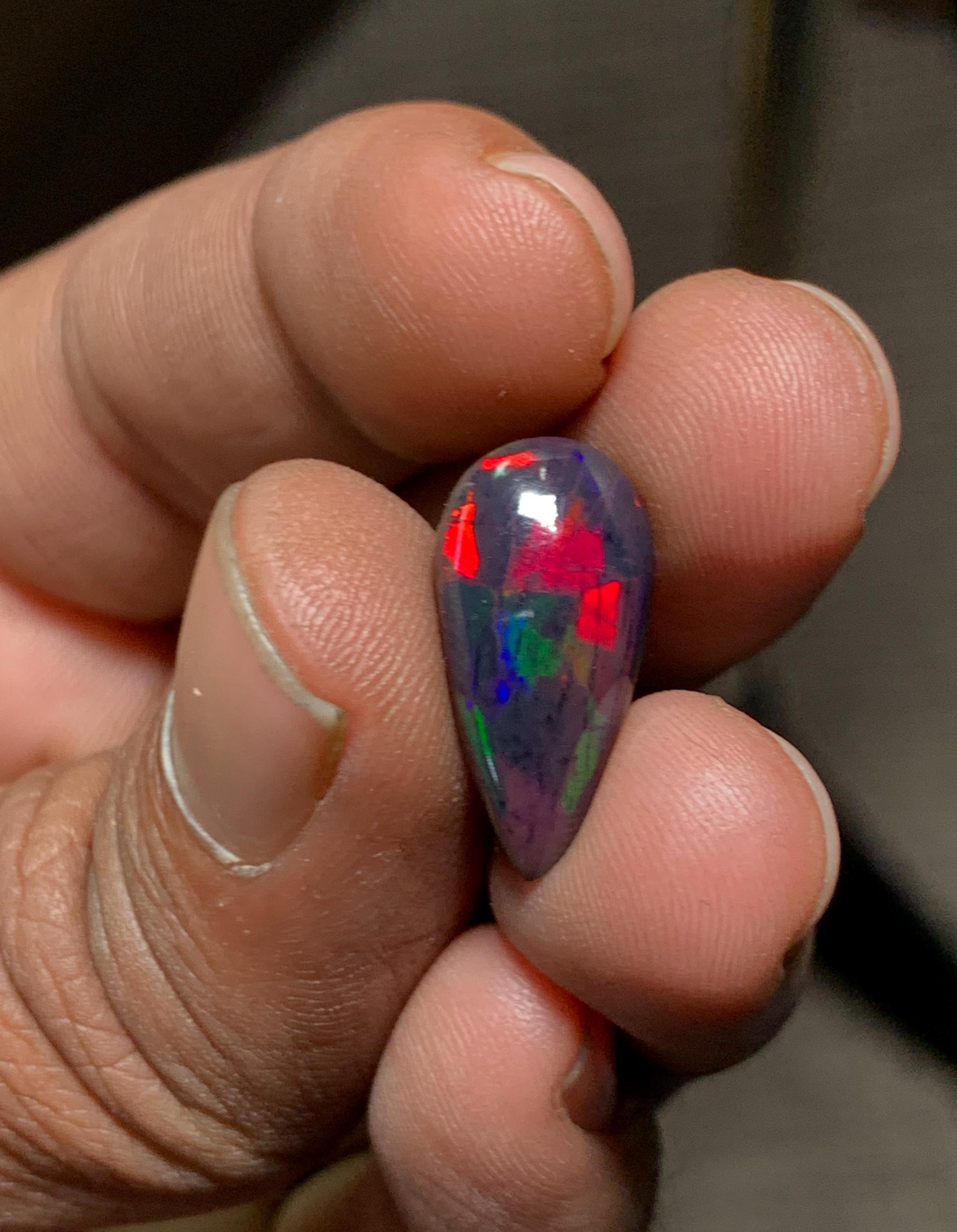 Opale Naturelle D'Éthiopie - Cabochon Poire De 2,18 Carats - Multicolore Et Transparente