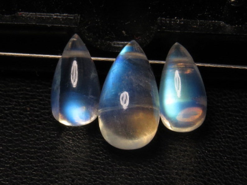 3 pcs Best Quality Rainbow Moonstone Blue Fire Cabochon Tear Drops Size 9-11.5 mm